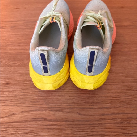 Asics Novablast 4 Women's Sneakers in Light Green and Coral - Picture 4 of 6